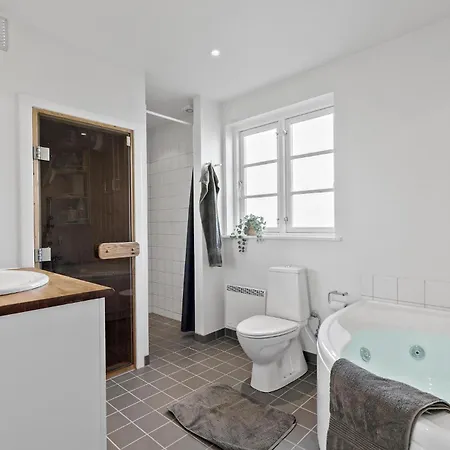 3 Bedroom Cozy In Дом отдыха *