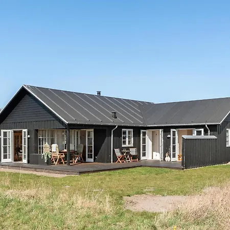 3 Bedroom Cozy In Holiday home Nysted