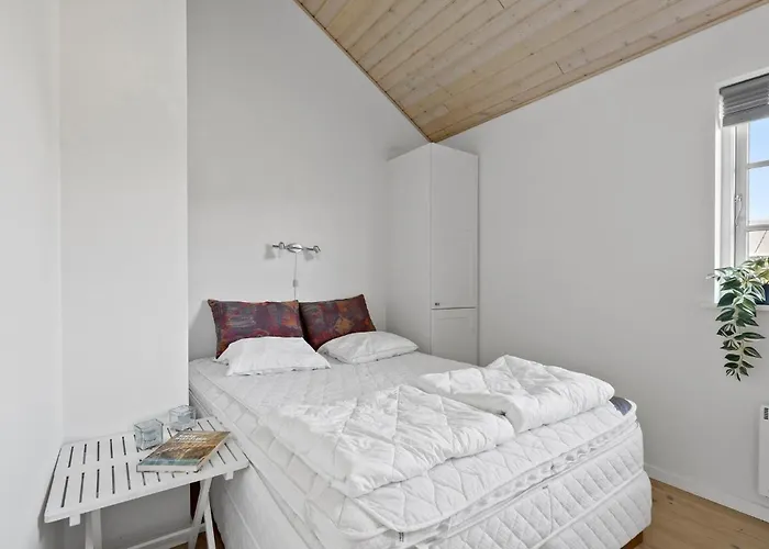 3 Bedroom Cozy In *